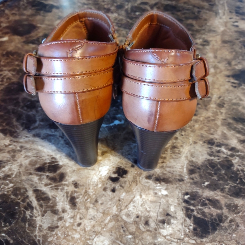 White Mountain ankle booties - Picture 9 of 9